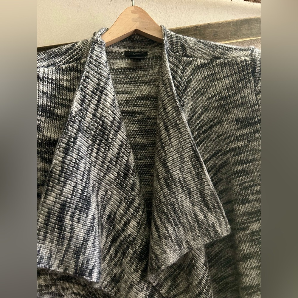 * Ann Taylor Factory Marled Yarn Gray Sweater SZ Medium *